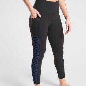 Athleta Salutation Stash Pocket II Twist 7/8 Tight